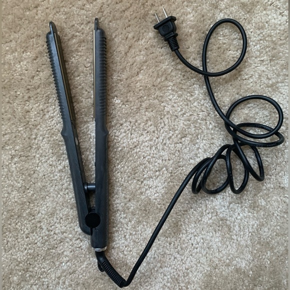 NEW Flat Iron / Curling Iron - Picture 2 of 2